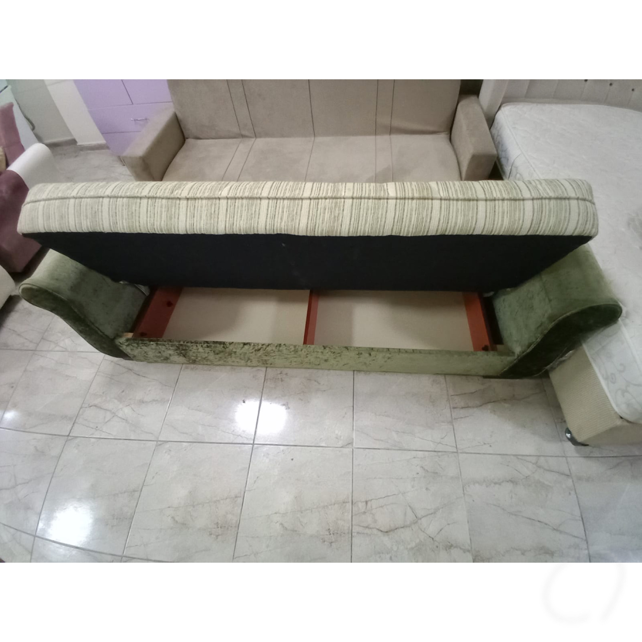 Bir Adet 3 lü Kanepe Bazalıdır Açılır Yatak Olur